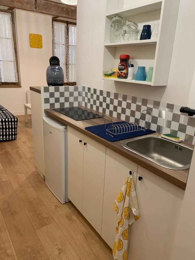 A 2 Pas Du Vieux Port Charmant T2 Appartement Marseilles Buitenkant foto